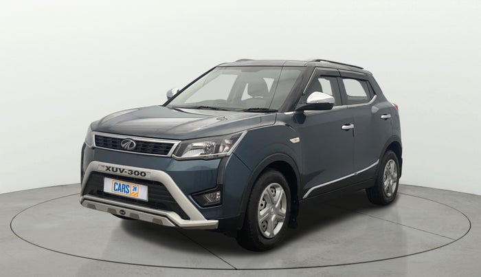 2021 Mahindra XUV300 W4 1.2 PETROL, Petrol, Manual, 54,726 km, Left Front Diagonal