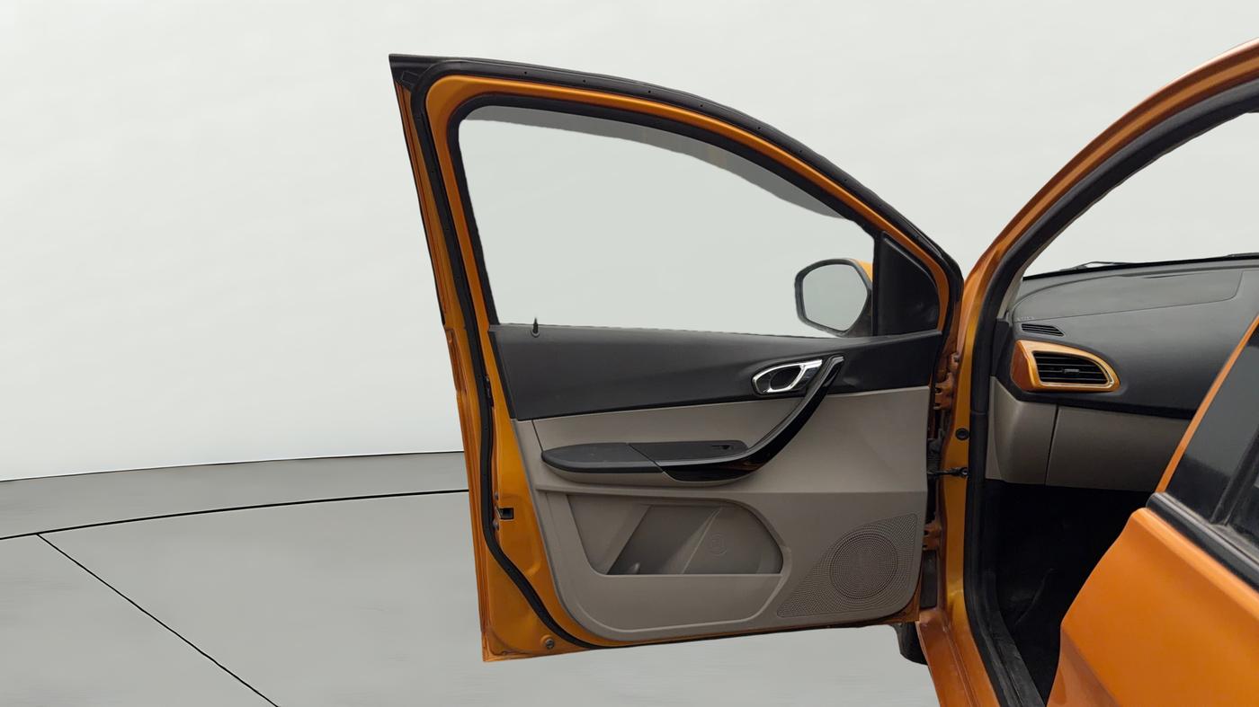 2018 Tata Tiago XZ PETROL, Petrol, Manual, 60,058 km, LHS Front Door