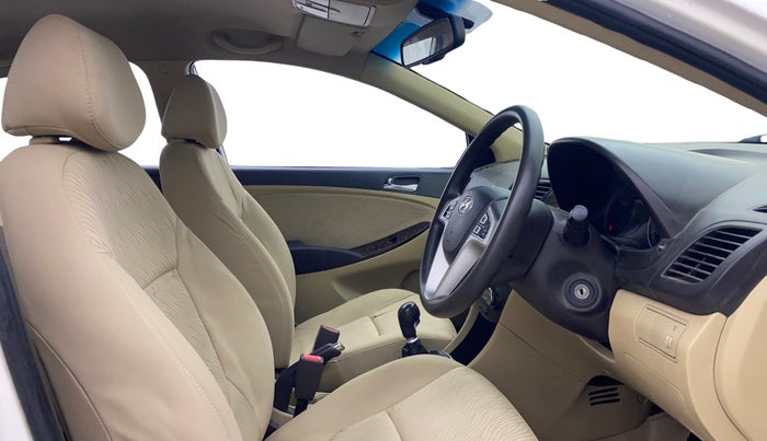 2013 Hyundai Verna FLUIDIC 1.6 VTVT EX, Petrol, Manual, 58,667 km, Right Side Front Door Cabin