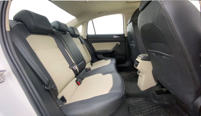 2022 Skoda SLAVIA STYLE 1.5L TSI DSG, Petrol, Automatic, 44,103 km, Right Side Rear Door Cabin