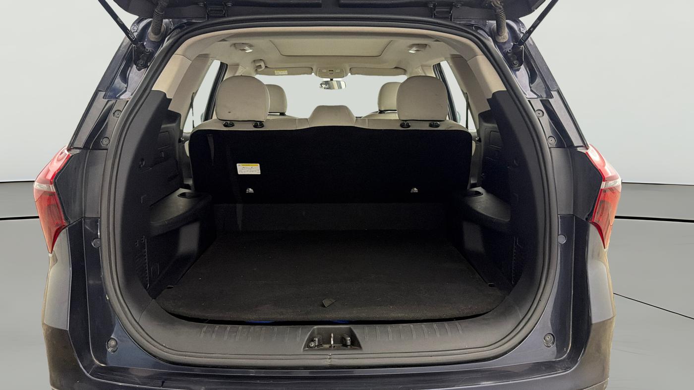 2022 Mahindra XUV700 AX 5 P MT 5 STR, Petrol, Manual, 66,297 km, Boot Open Zoomed View