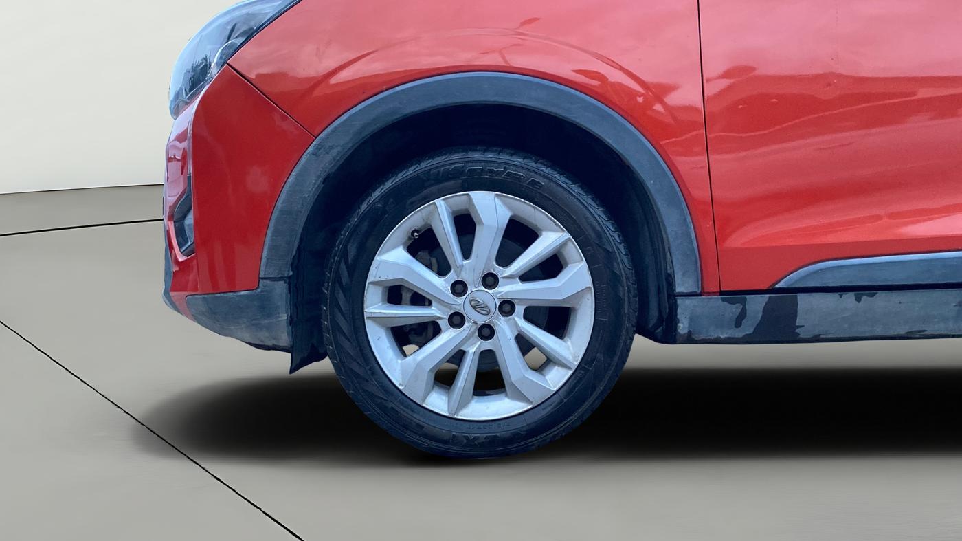 2019 Mahindra XUV300 W8 1.2 PETROL, Petrol, Manual, 80,467 km, Left Front Wheel