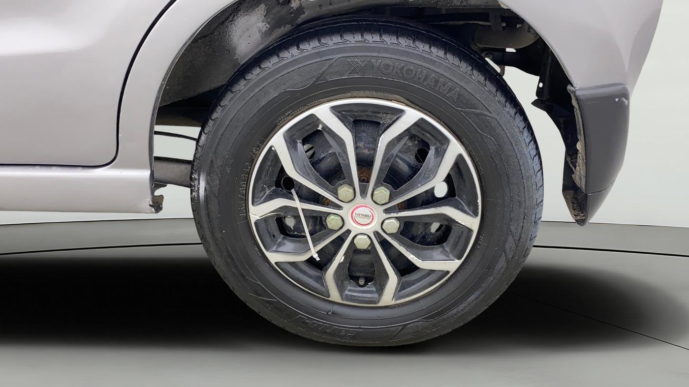 2012 Maruti A Star VXI (ABS) AT, Petrol, Automatic, 65,786 km, Left Rear Wheel