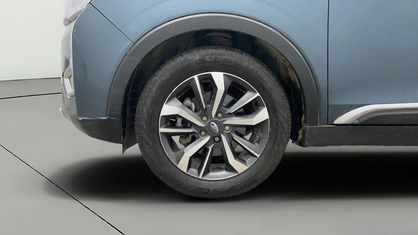 2019 Mahindra XUV300 W8 (O) 1.2 PETROL, Petrol, Manual, 80,553 km, Left Front Wheel