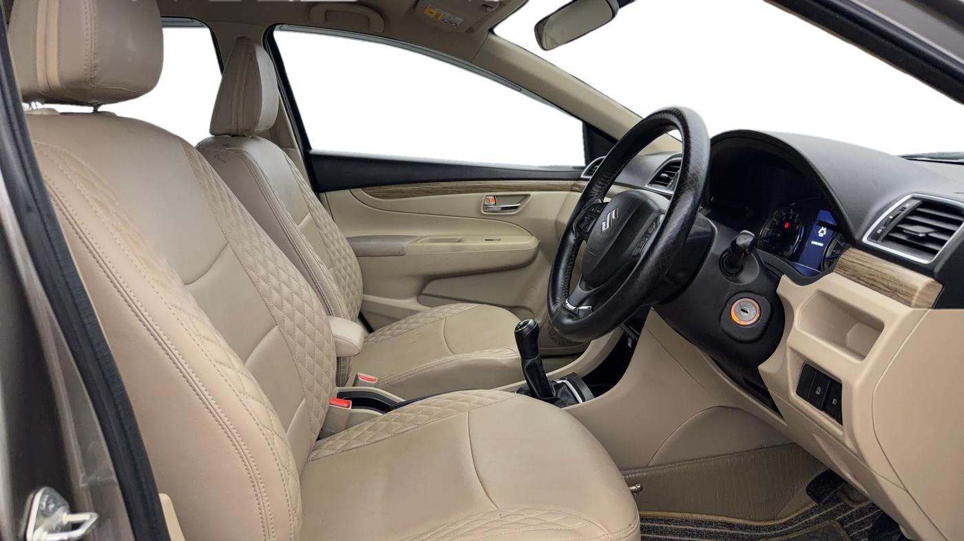 2018 Maruti Ciaz DELTA 1.5 SHVS MT PETROL, Petrol, Manual, 42,768 km, Right Side Front Door Cabin
