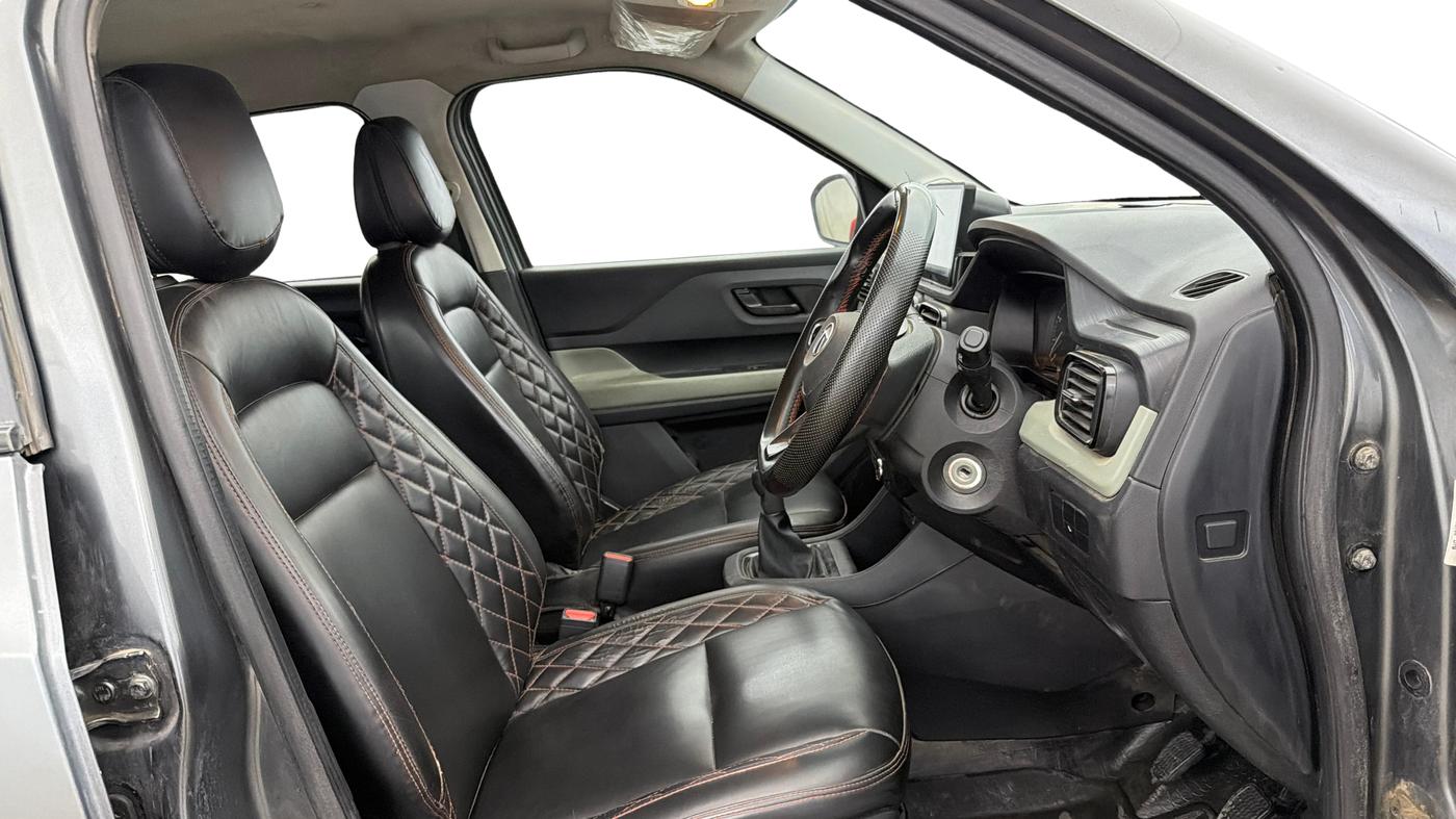 2022 Tata PUNCH ADVENTURE MT, Petrol, Manual, 86,142 km, Right Side Front Door Cabin