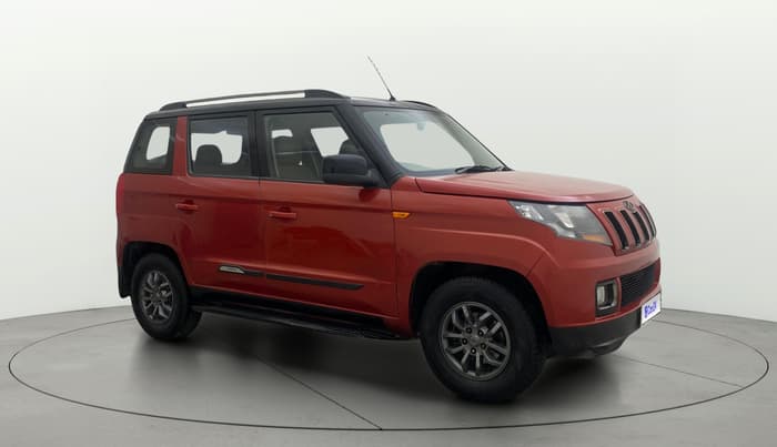 2018 Mahindra TUV300 T10 DUAL TONE, Diesel, Manual, 1,14,191 km, Right Front Diagonal