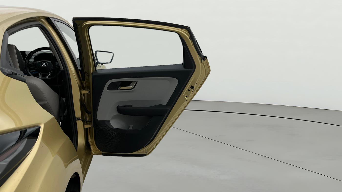 2020 Tata ALTROZ XZ PETROL, Petrol, Manual, 43,742 km, RHS Rear Door
