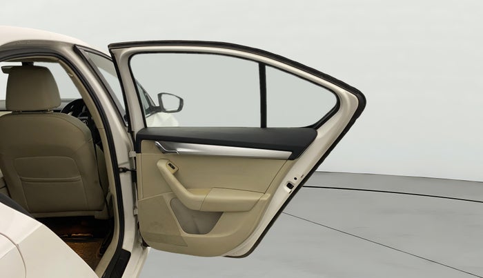 2019 Skoda Octavia STYLE 1.4 TSI, Petrol, Manual, 1,07,904 km, RHS Rear Door