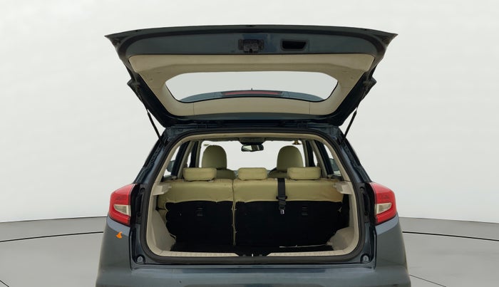 2019 Mahindra XUV300 W8 (O) 1.5 DIESEL, Diesel, Manual, 1,05,427 km, Boot Door Open