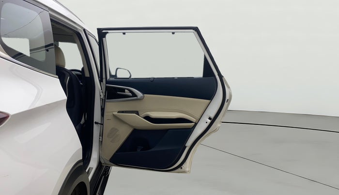 2022 KIA CARENS LUXURY PLUS 1.5 DIESEL AT 7 STR, Diesel, Automatic, 1,22,983 km, RHS Rear Door