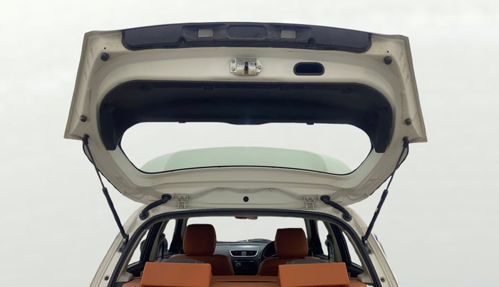 2013 Maruti Swift LXI, Petrol, Manual, 99,768 km, Boot Door Open