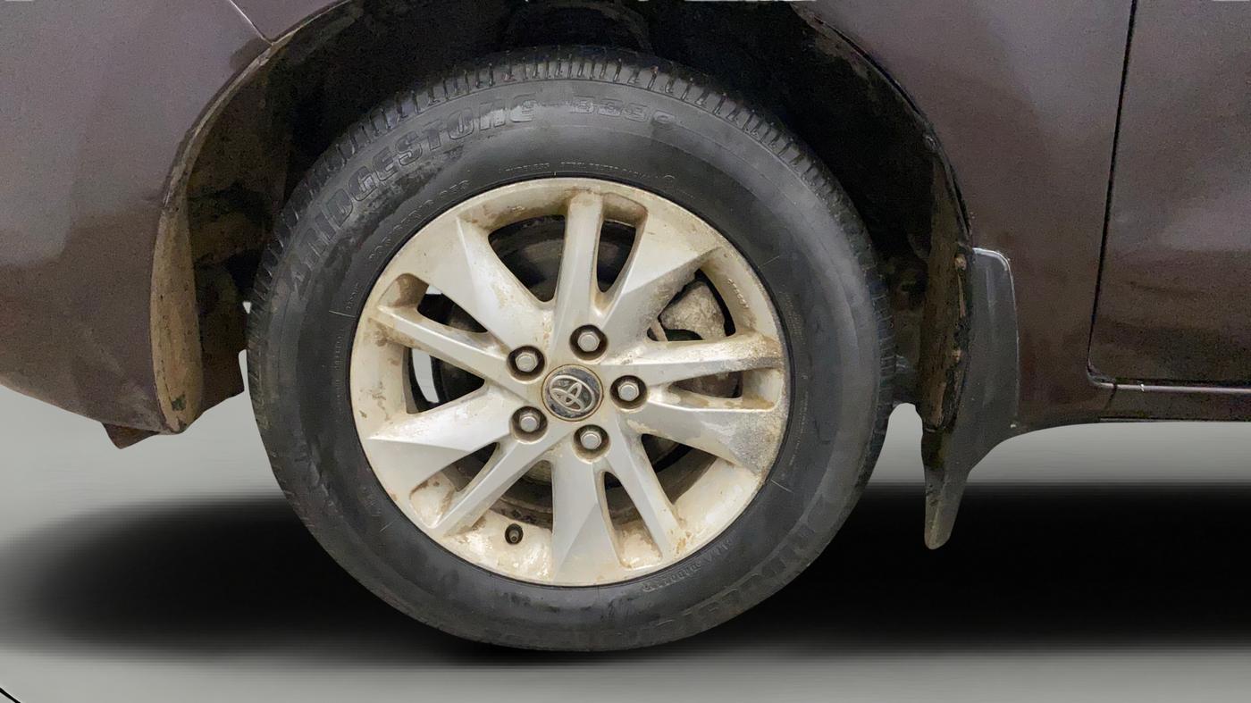 2018 Toyota Innova Crysta 2.7 GX 7 STR MT, Petrol, Manual, 92,265 km, Left Front Wheel