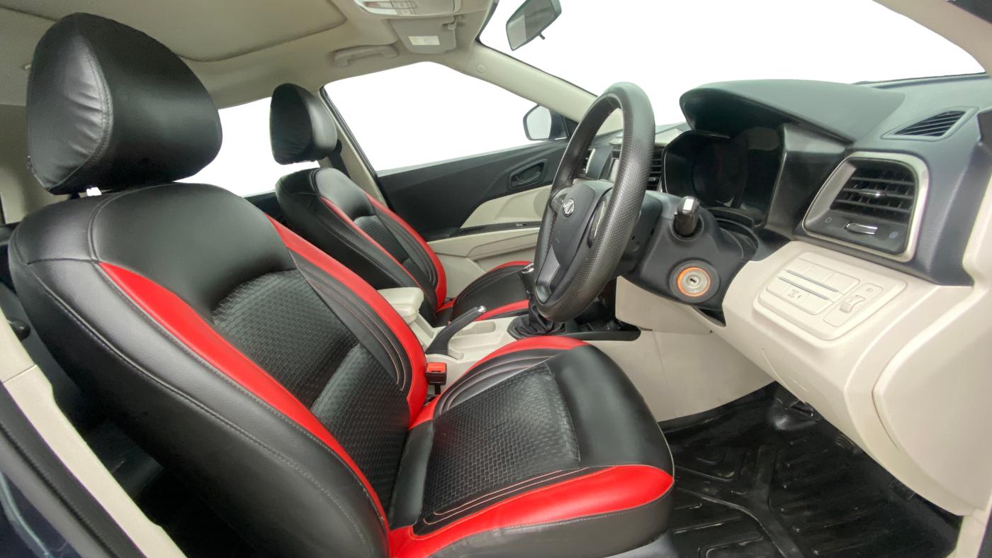 2021 Mahindra XUV300 W6 1.5 Diesel, Diesel, Manual, 46,982 km, Right Side Front Door Cabin