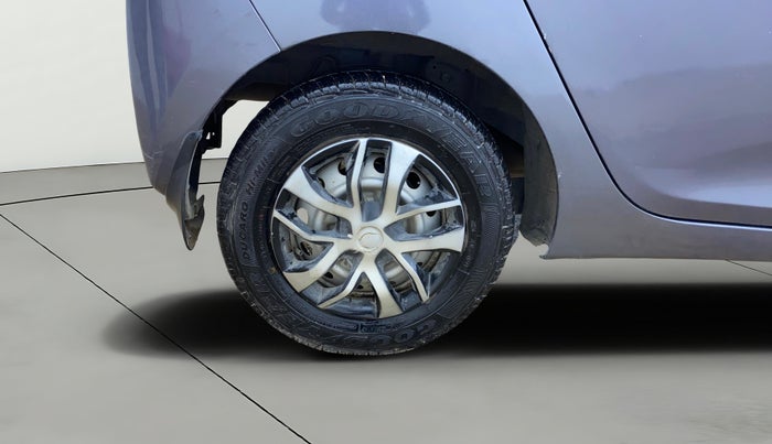 2015 Hyundai Eon ERA +, Petrol, Manual, 47,191 km, Right Rear Wheel