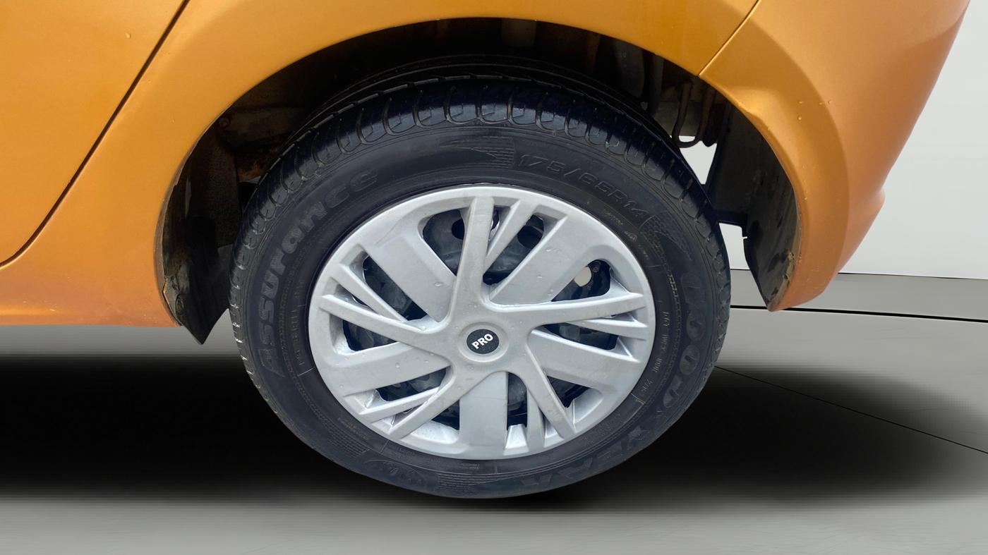 2016 Tata Tiago XT PETROL, Petrol, Manual, 52,477 km, Left Rear Wheel