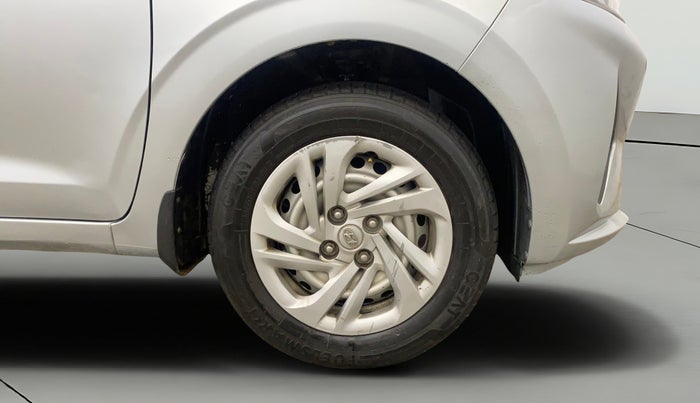 2020 Hyundai AURA E 1.2, Petrol, Manual, 65,552 km, Right Front Wheel