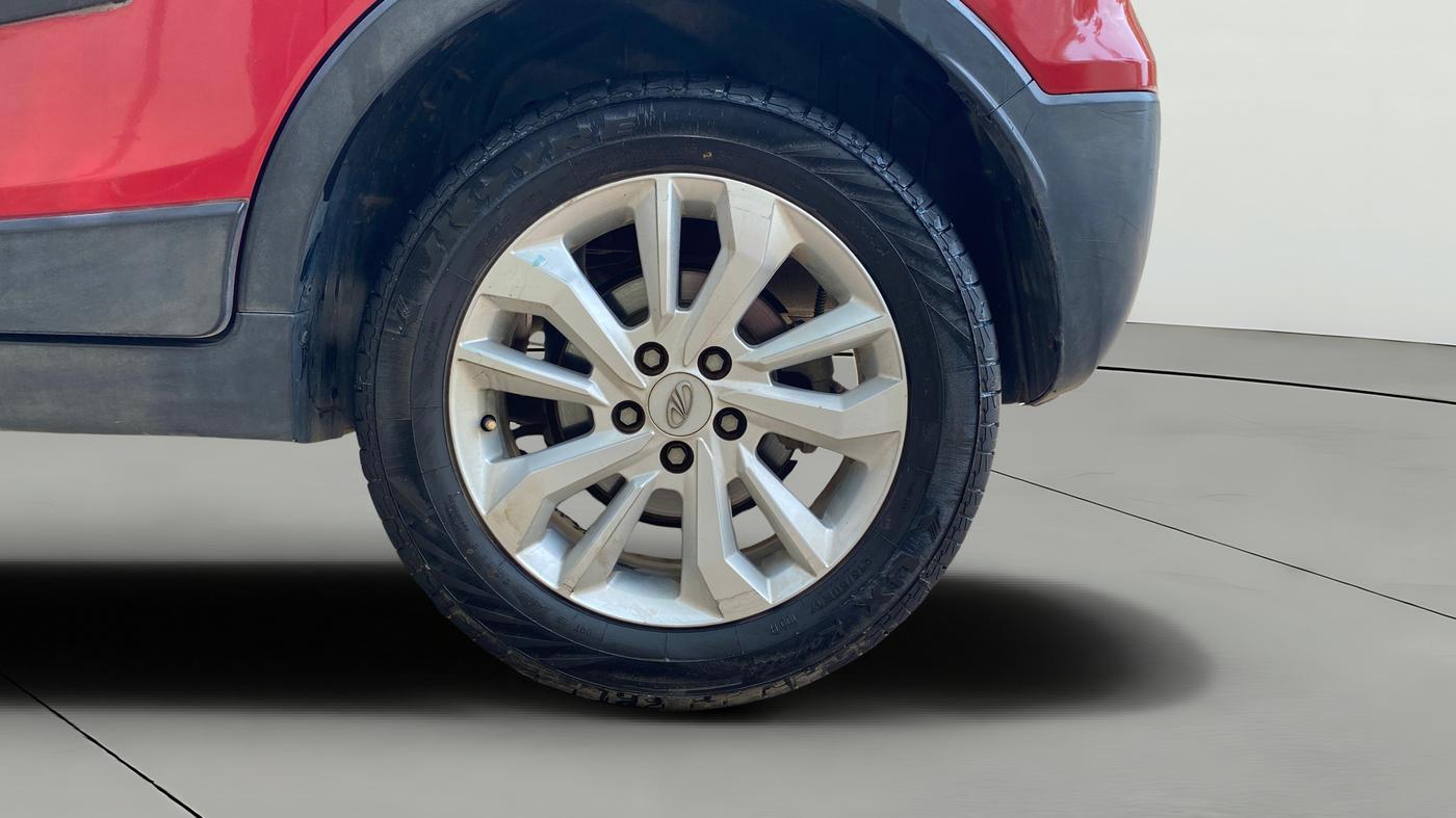 2019 Mahindra XUV300 W8 1.5 DIESEL AMT, Diesel, Automatic, 1,02,026 km, Left Rear Wheel