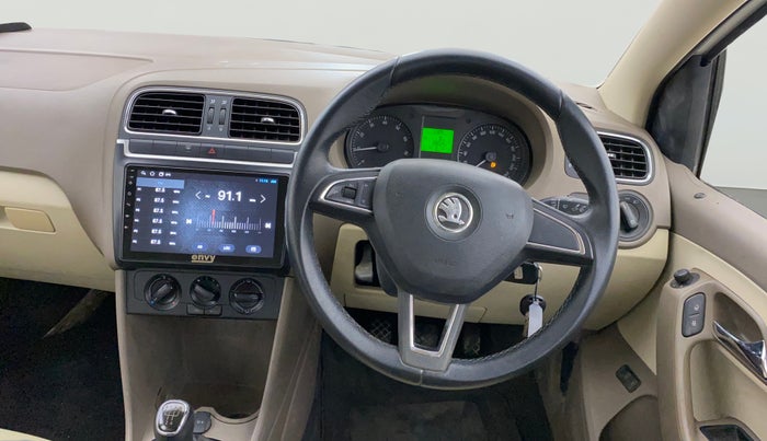 2014 Skoda Rapid AMBITION 1.6 MPI MT, Petrol, Manual, 39,036 km, Steering Wheel Close Up