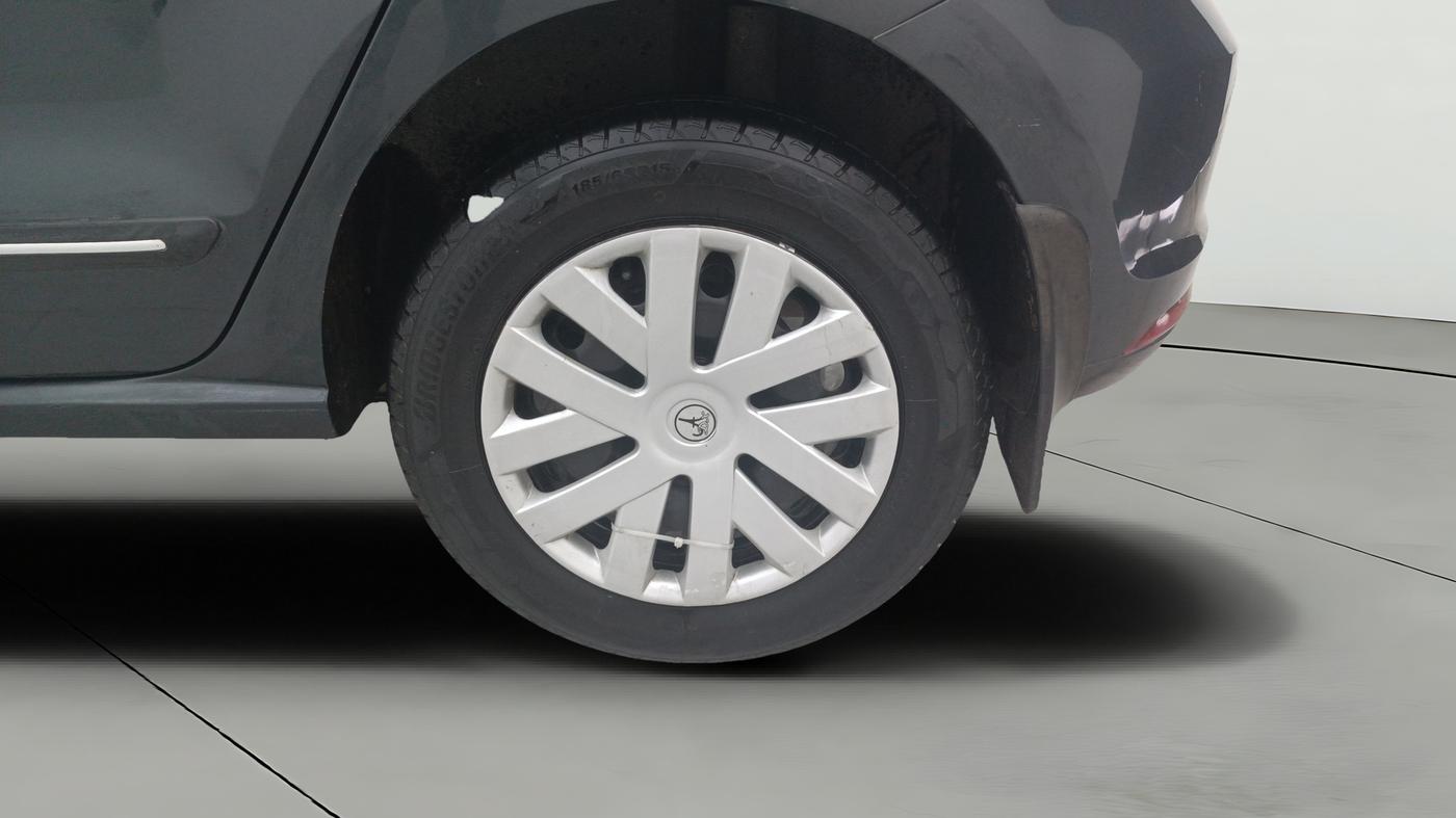 2018 Volkswagen Polo COMFORTLINE 1.0L MPI, Petrol, Manual, 83,337 km, Left Rear Wheel