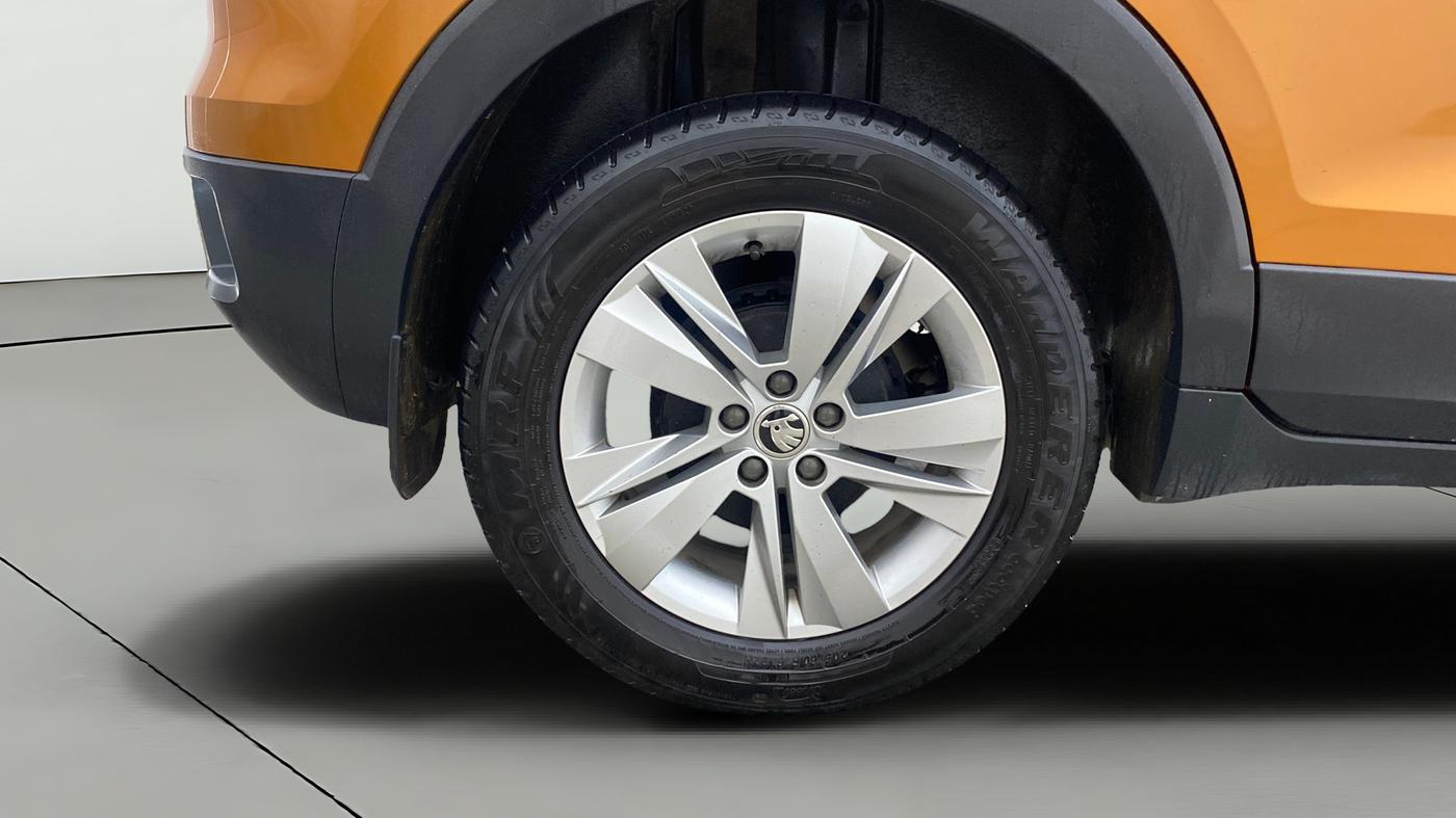 2023 Skoda KUSHAQ AMBITION 1.0L TSI AT, Petrol, Automatic, 15,555 km, Right Rear Wheel