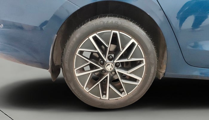 2023 Skoda Octavia L&K 2.0 AT, Petrol, Automatic, 41,459 km, Right Rear Wheel