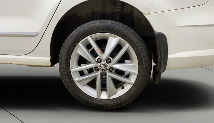 2019 Skoda Rapid STYLE 1.6 MPI AT, Petrol, Automatic, 67,852 km, Left Rear Wheel