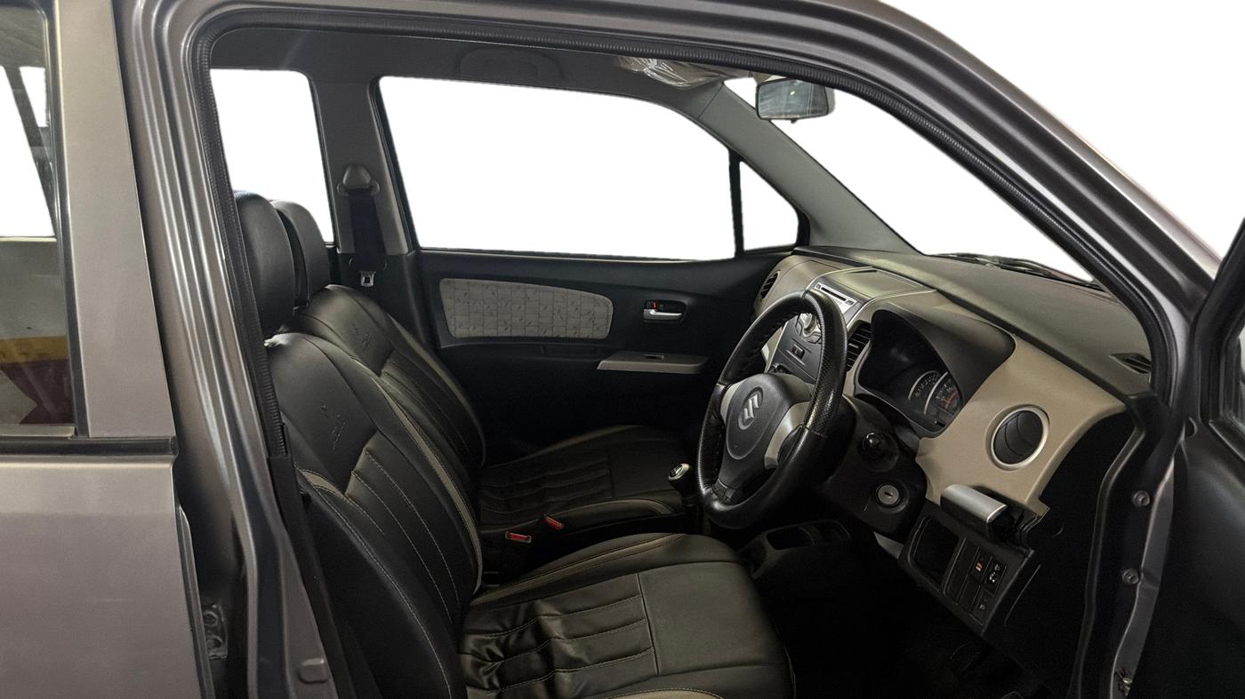 2016 Maruti Wagon R 1.0 VXI, Petrol, Manual, 38,381 km, Right Side Front Door Cabin