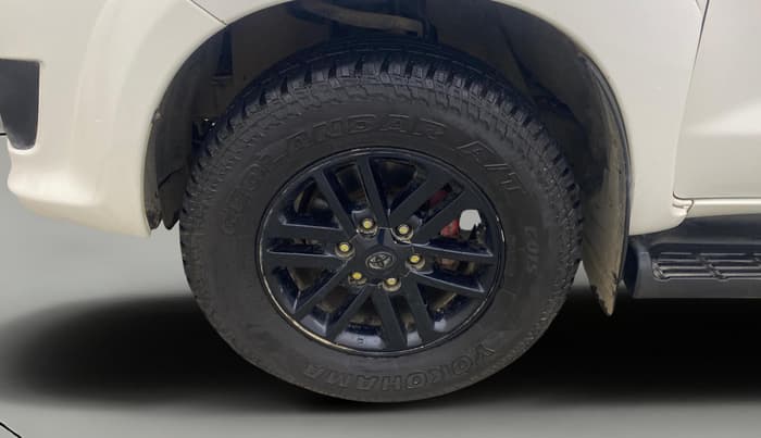 2013 Toyota Fortuner 3.0 4X2 AT, Diesel, Automatic, 1,25,493 km, Left Front Wheel