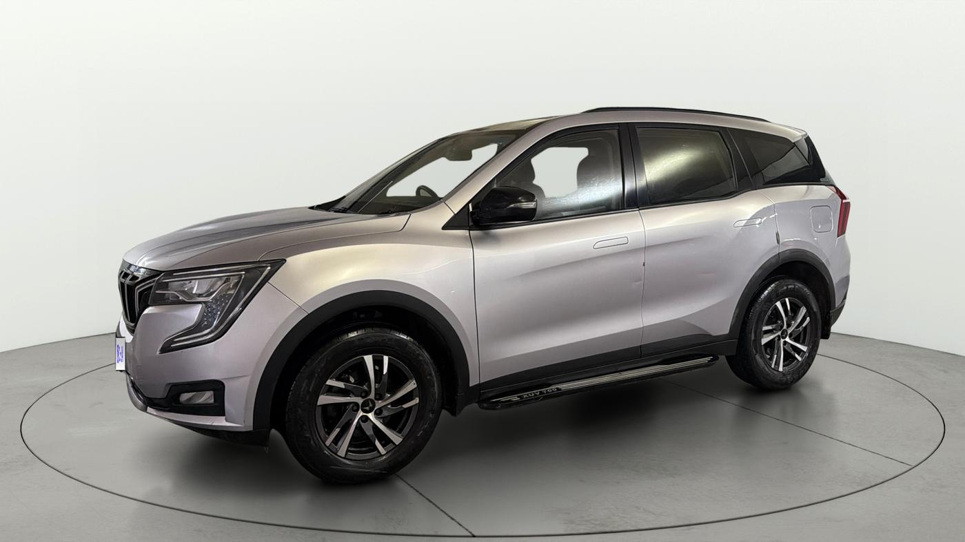 2025 Mahindra XUV700 AX 5 P MT 7 STR, Petrol, Manual, 30,585 km, Left Front Diagonal