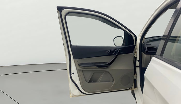 2016 Tata Tiago XT PETROL, Petrol, Manual, 68,731 km, LHS Front Door