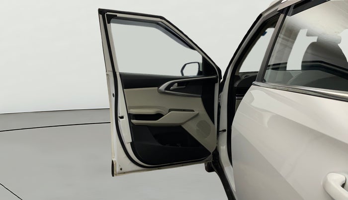 2023 KIA CARENS PRESTIGE 1.5 PETROL 7 STR, Petrol, Manual, 38,215 km, LHS Front Door