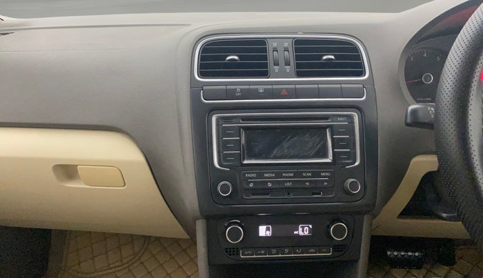 2014 Volkswagen Vento HIGHLINE PETROL AT, Petrol, Automatic, 31,816 km, Air Conditioner