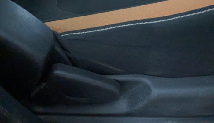 2021 Renault Kwid CLIMBER 1.0 AMT (O) DUAL TONE, Petrol, Automatic, 53,684 km, Driver Side Adjustment Panel
