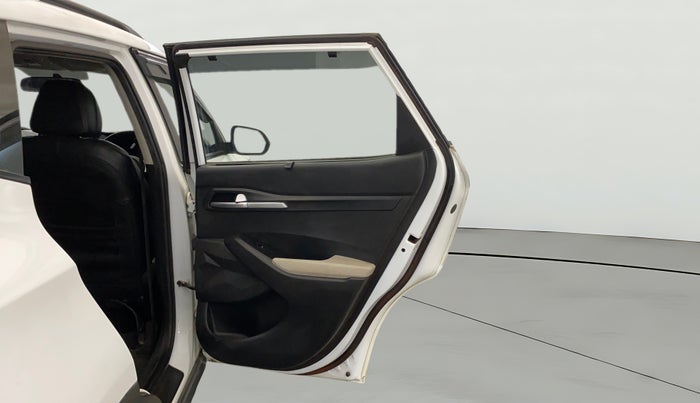 2022 KIA SELTOS HTK PLUS 1.5 IMT, Petrol, Manual, 68,922 km, RHS Rear Door