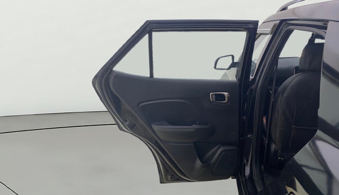 2023 Hyundai VENUE SX(O) 1.0 Turbo DCT Knight Edition, Petrol, Automatic, 20,866 km, LHS Rear Door