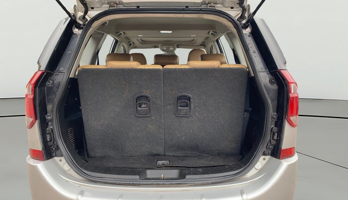 2019 Mahindra XUV500 W11, Diesel, Manual, 91,379 km, Boot Open Zoomed View