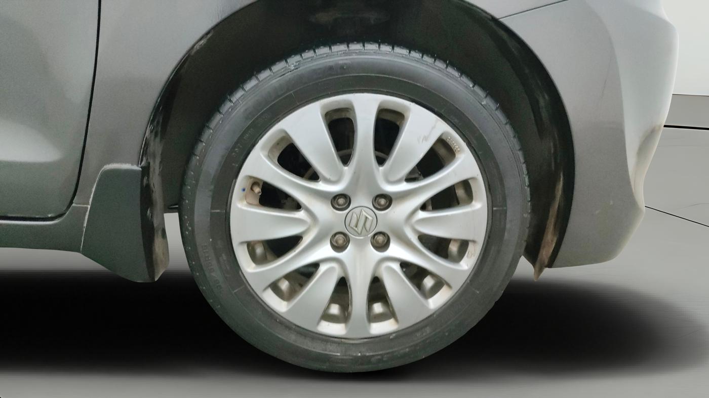 2017 Maruti Baleno ALPHA PETROL 1.2, Petrol, Manual, 57,307 km, Right Front Wheel