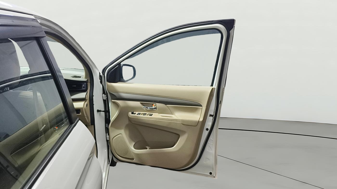 2024 Maruti Ertiga   VXI (O) CNG, CNG, Manual, 54,545 km, RHS Front Door