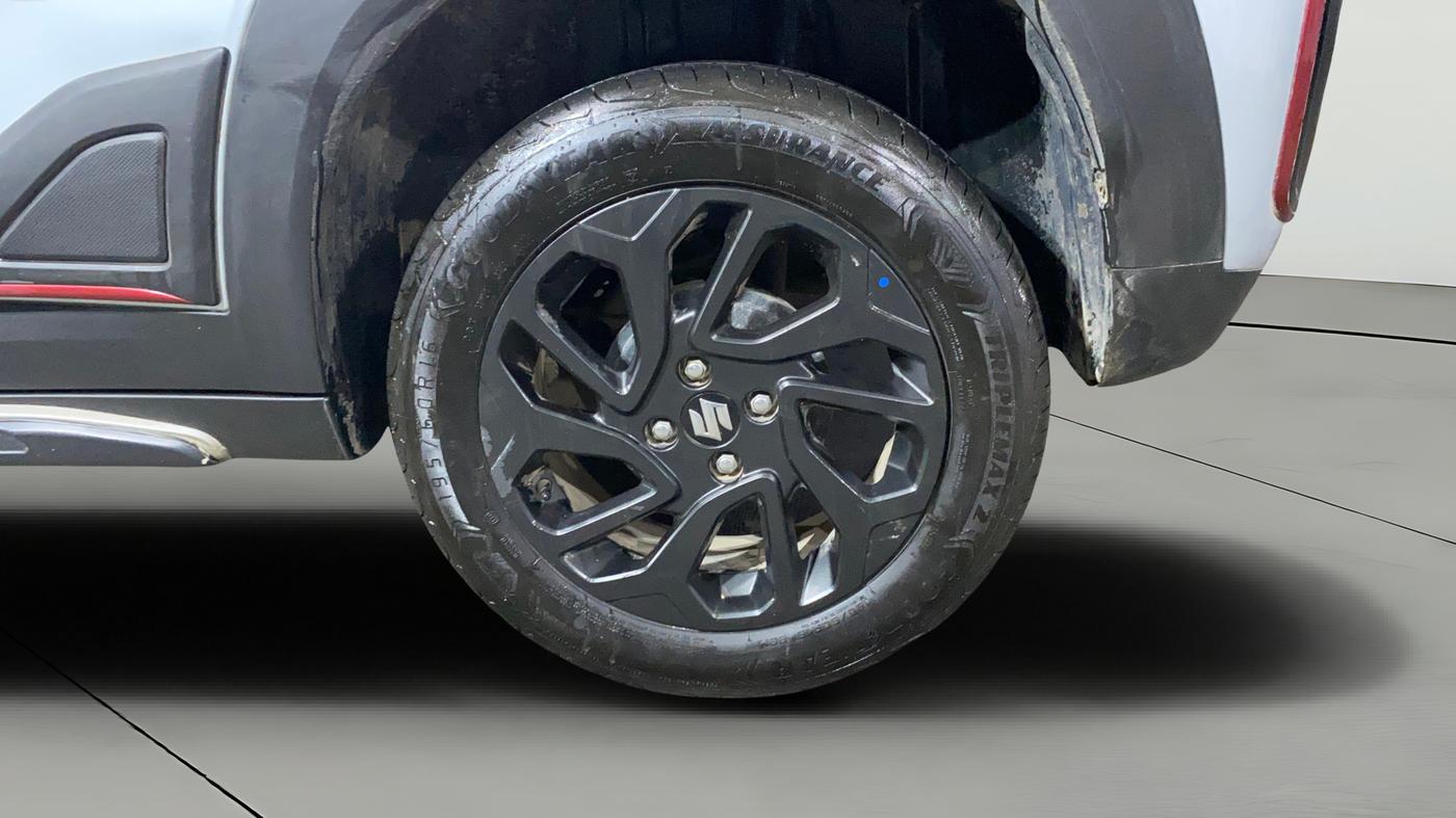 2024 Maruti FRONX ZETA 1.0 TURBO MT, Petrol, Manual, 13,368 km, Left Rear Wheel