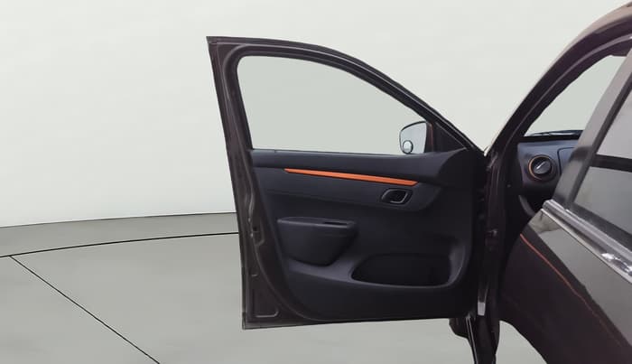 2018 Renault Kwid CLIMBER 1.0, Petrol, Manual, 62,926 km, LHS Front Door