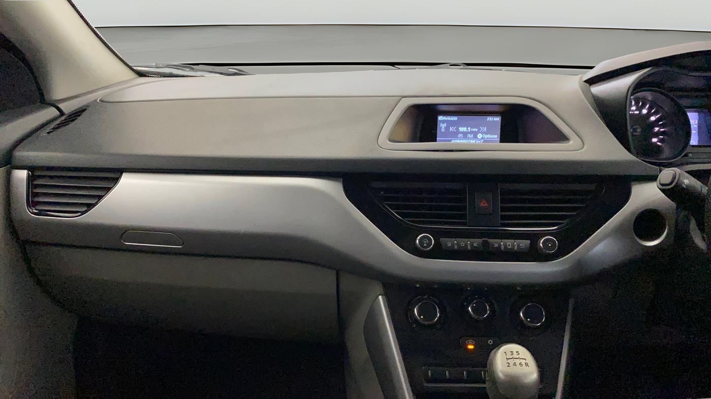 2019 Tata NEXON XM PETROL, Petrol, Manual, 1,18,765 km, Air Conditioner