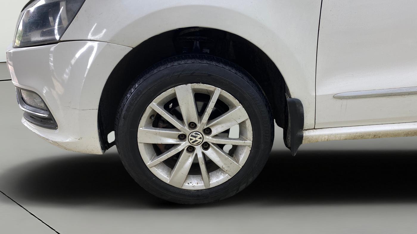 2016 Volkswagen Polo HIGHLINE1.2L, Petrol, Manual, 44,803 km, Left Front Wheel