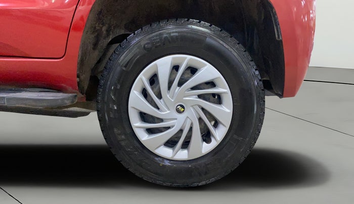 2016 Mahindra TUV300 T6, Diesel, Manual, 75,838 km, Left Rear Wheel