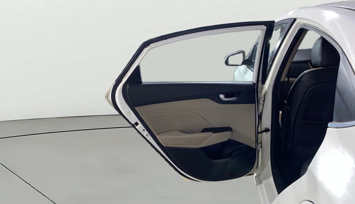 2017 Hyundai Verna 1.6 VTVT SX (O) AT, Petrol, Automatic, 43,739 km, LHS Rear Door