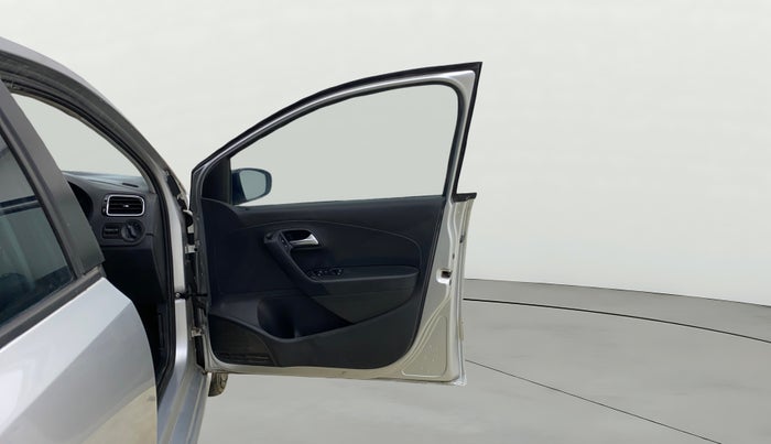 2017 Volkswagen Ameo COMFORTLINE 1.5L, Diesel, Manual, 68,636 km, RHS Front Door