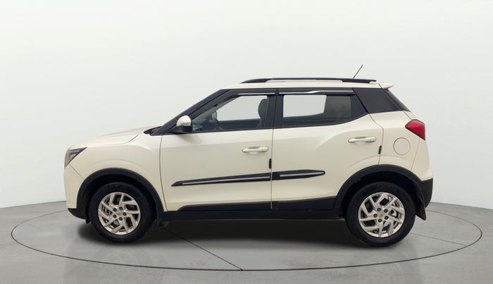 2022 Mahindra XUV300 W8 1.5 DIESEL, Diesel, Manual, 1,02,718 km, Left Side