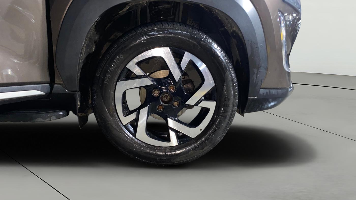 2022 Nissan MAGNITE XV MT, Petrol, Manual, 13,121 km, Right Front Wheel