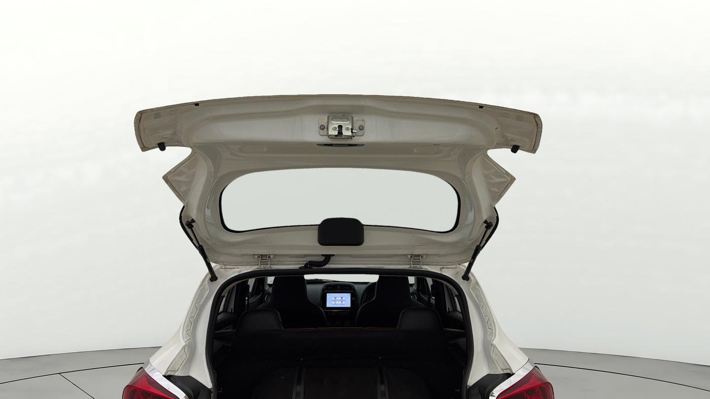 2025 Renault Kwid RXL 1.0 (O), CNG, Manual, 27,203 km, Boot Door Open