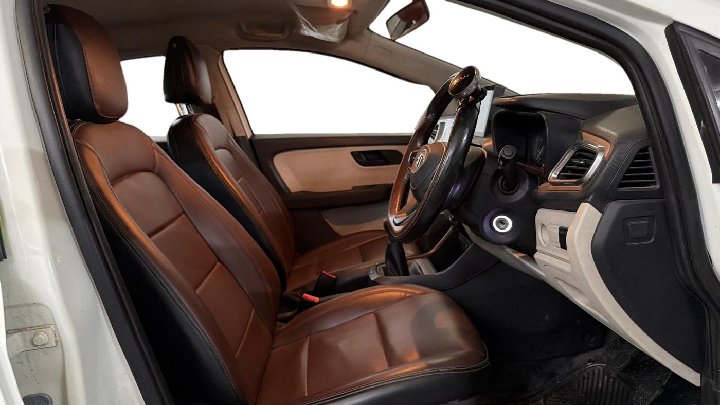 2023 Tata ALTROZ XM PETROL, Petrol, Manual, 51,148 km, Right Side Front Door Cabin